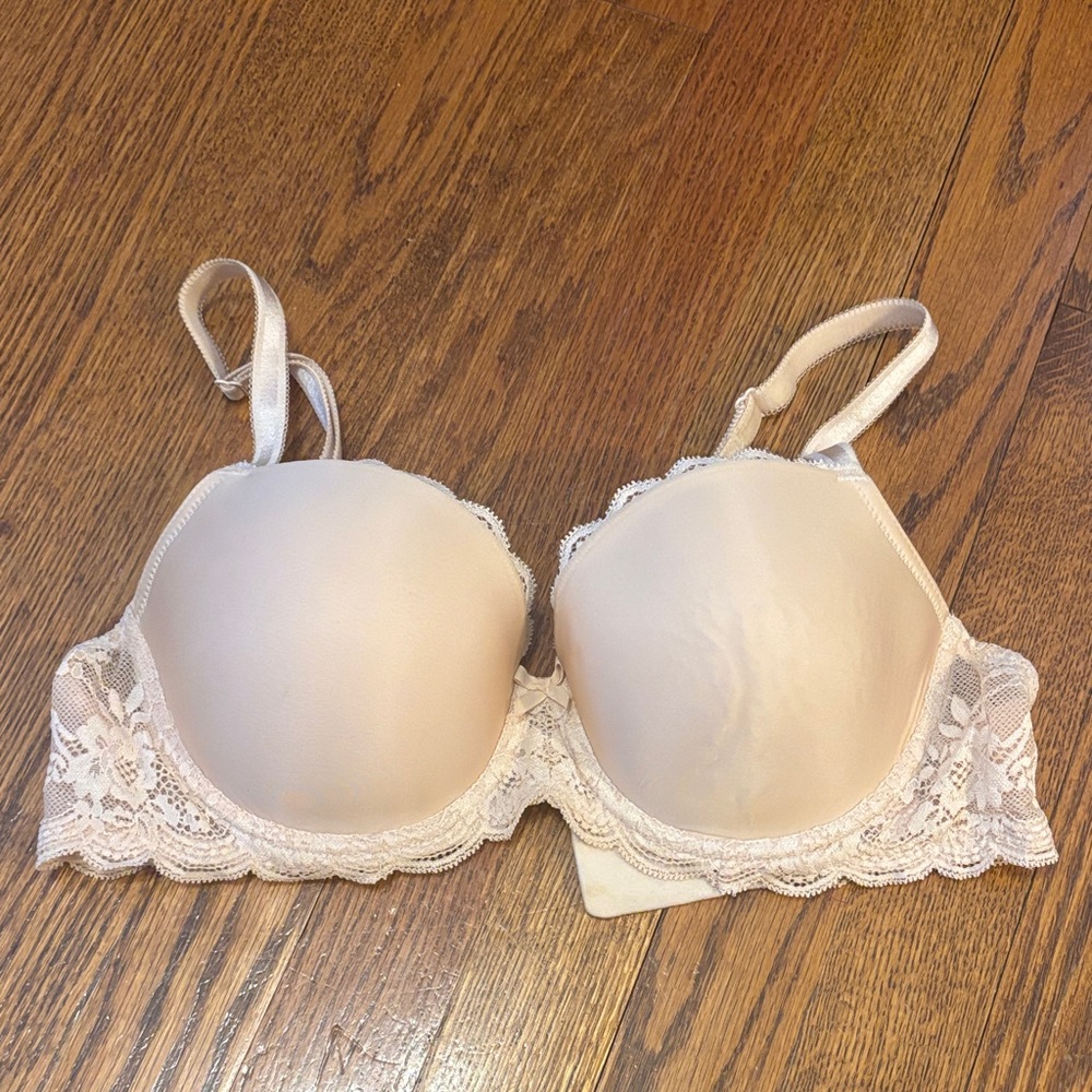 Lace Trimmed Underwire Bra